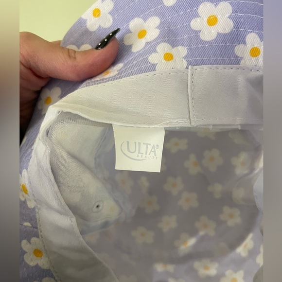 Ulta Lavender Daisy Bucket Hat One Size - Picture 4 of 4